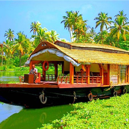 Chaandhni Lake View Hotel Alappuzha Екстериор снимка